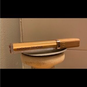 Natasha denona concealer y10 Hy-Glam Concealer